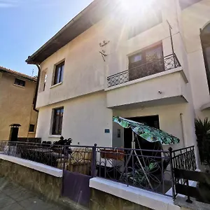 Guest house 